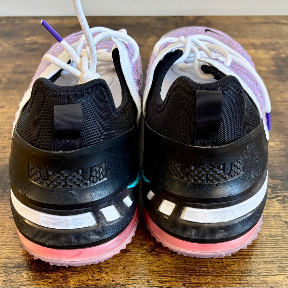 Nike Lebron 18 Graffiti shoes - Picture 10 of 14